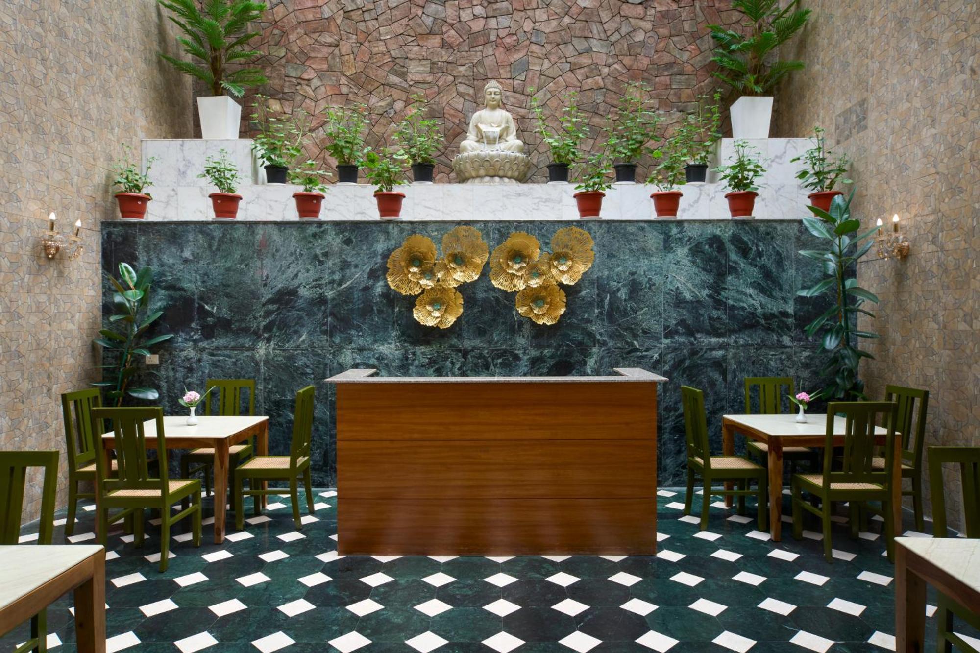 8Fold By Larisa Hotel Shimla Eksteriør billede